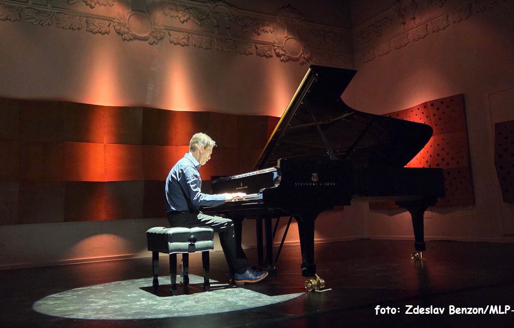 Obojeni zrak i posoljeni klavir, Fred Hersch u Hrvatskom domu